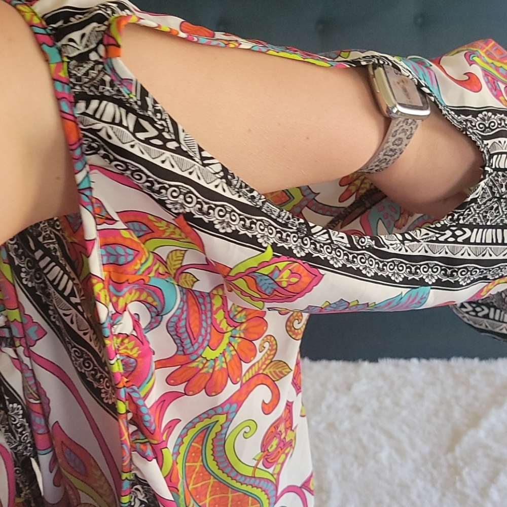Cold shoulder top - Picture 3 of 4